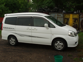 2000 Nissan Serena