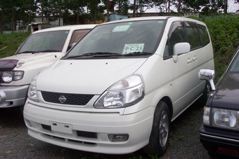 2000 Nissan Serena