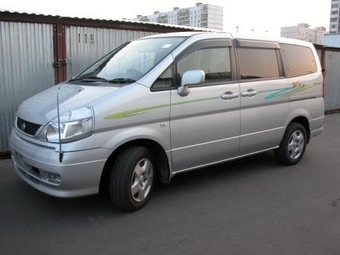 2000 Nissan Serena