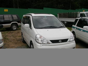 2000 Nissan Serena