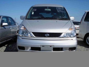 2000 Nissan Serena