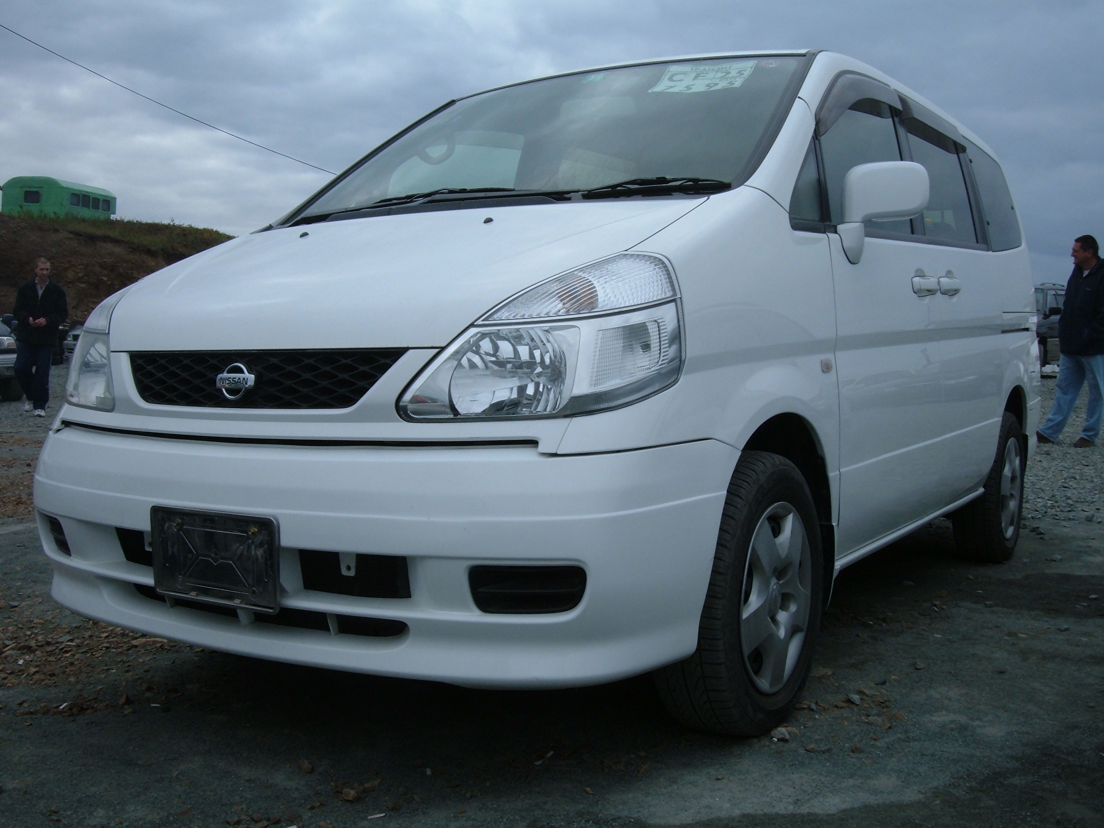 2000 Nissan Serena