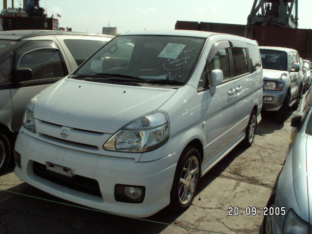 2000 Nissan Serena