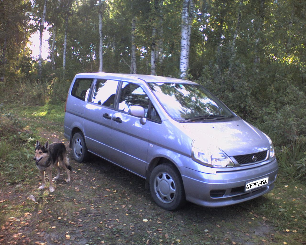 2000 Nissan Serena