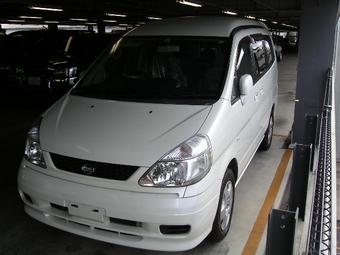 2000 Nissan Serena