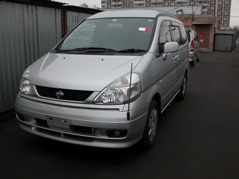 2000 Nissan Serena