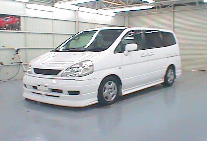 2000 Nissan Serena