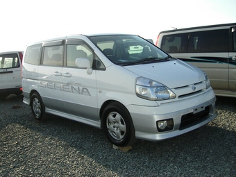 2000 Nissan Serena