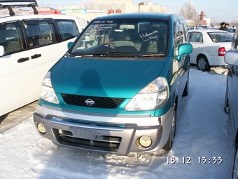 2000 Nissan Serena