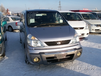 2000 Nissan Serena