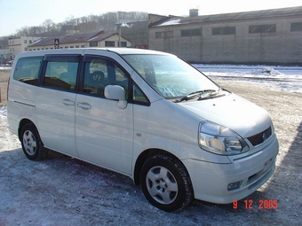 2000 Nissan Serena