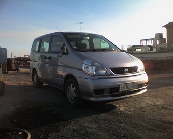 2000 Nissan Serena