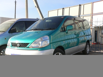 2000 Nissan Serena