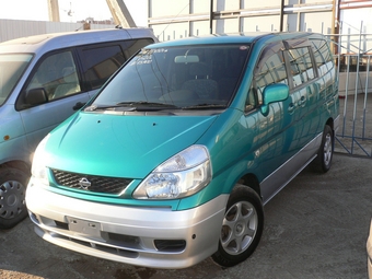 2000 Nissan Serena