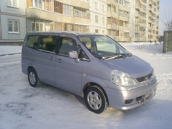 2000 Nissan Serena