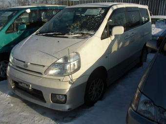 2000 Nissan Serena