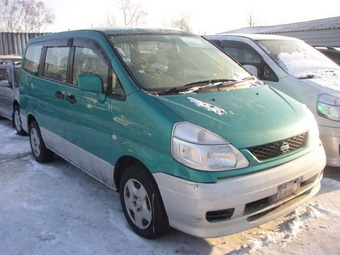 2000 Nissan Serena