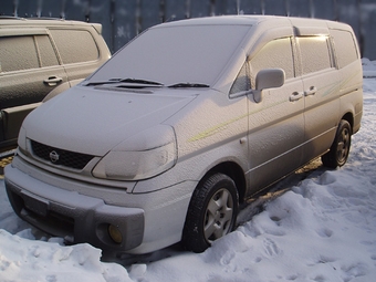 2000 Nissan Serena