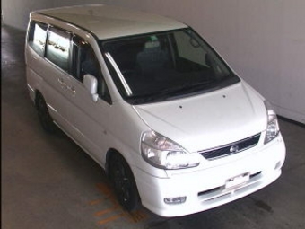 2000 Nissan Serena