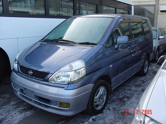 2000 Nissan Serena