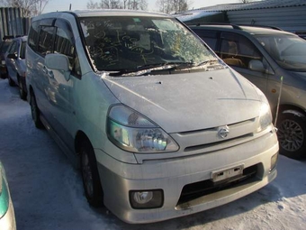 2000 Nissan Serena