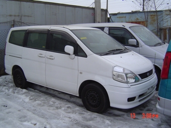 2000 Nissan Serena