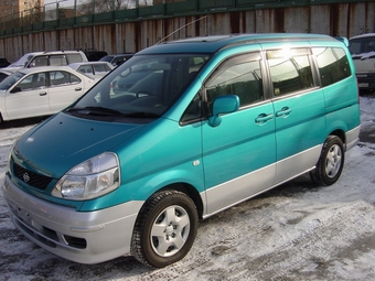 2000 Nissan Serena