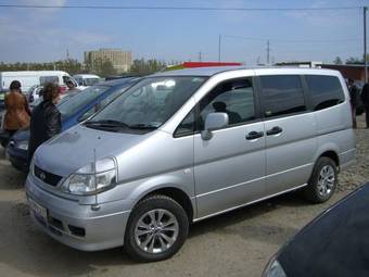 2000 Nissan Serena