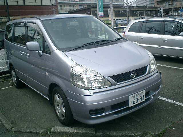 2000 Nissan Serena