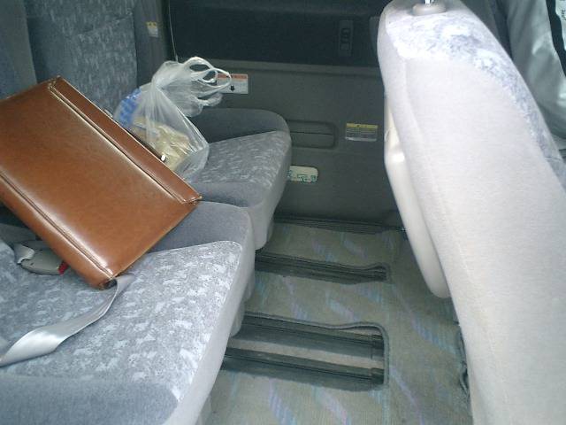 2000 Nissan Serena