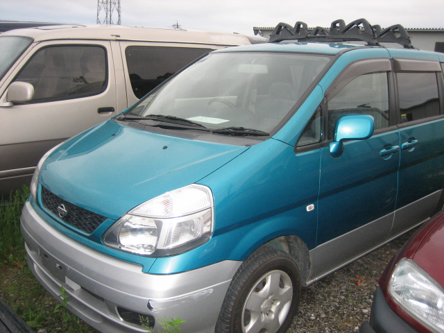 2000 Nissan Serena