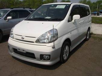 2000 Nissan Serena