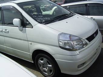 2000 Nissan Serena