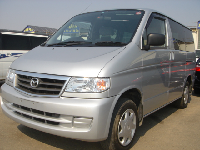 2000 Nissan Serena