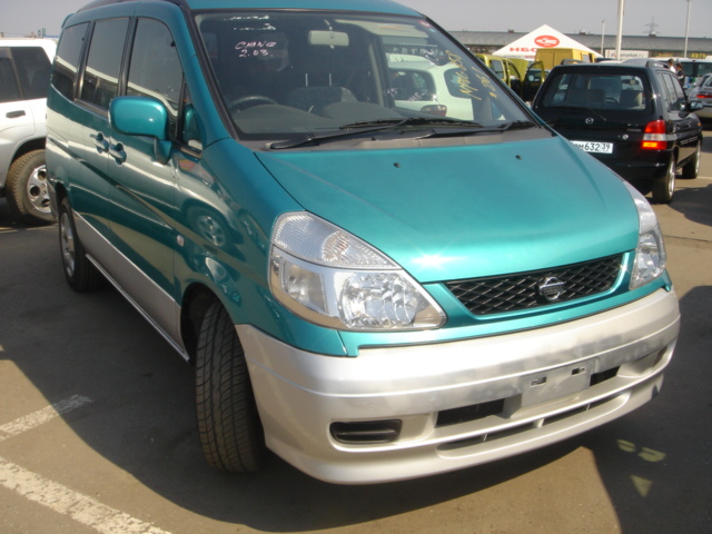 2000 Nissan Serena