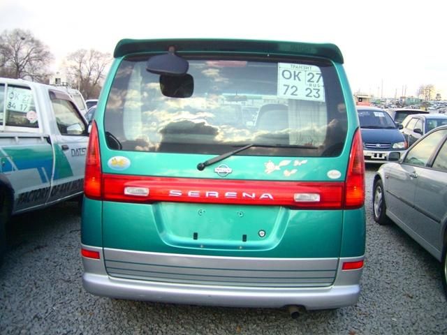 2000 Nissan Serena