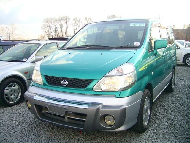 2000 Nissan Serena