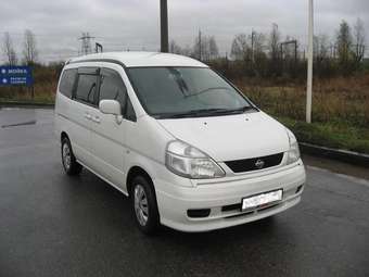 2000 Nissan Serena