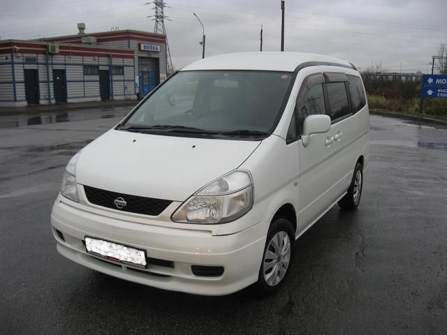 2000 Nissan Serena