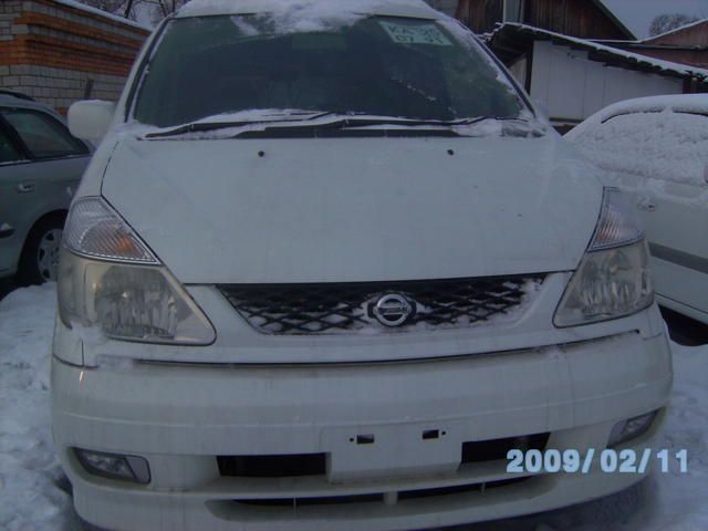 2000 Nissan Serena