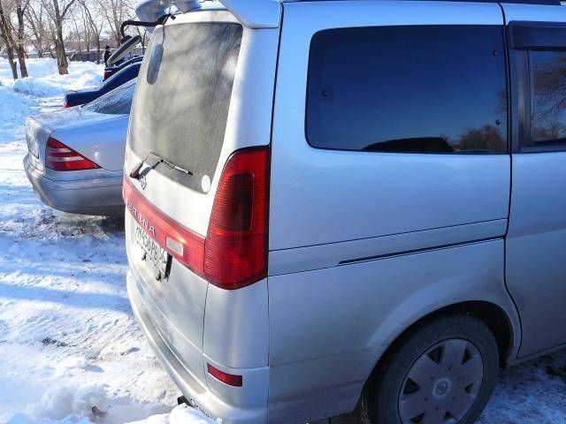 2000 Nissan Serena