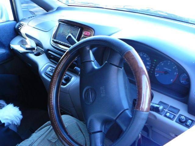 2000 Nissan Serena