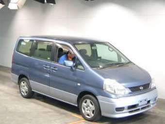 2000 Nissan Serena