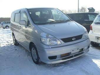 2000 Nissan Serena