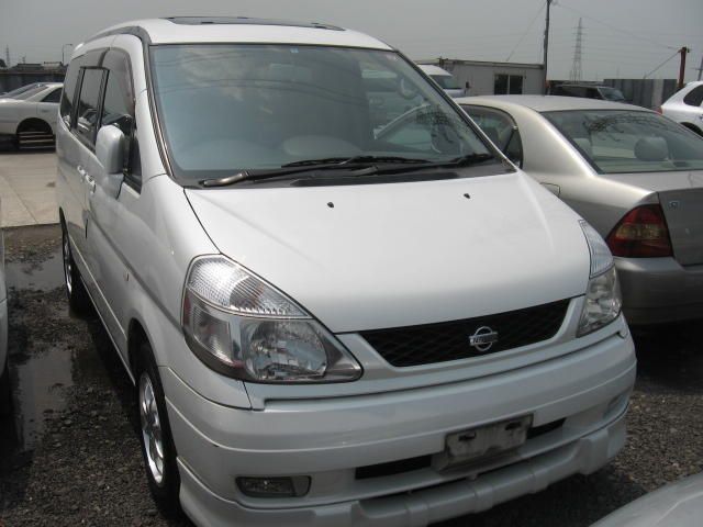 2000 Nissan Serena