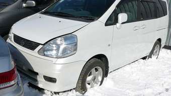 2000 Nissan Serena