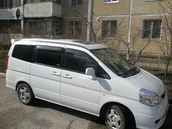 2000 Nissan Serena