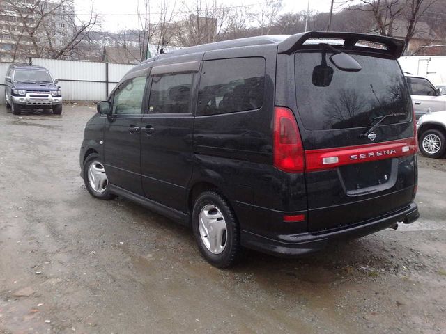 2000 Nissan Serena