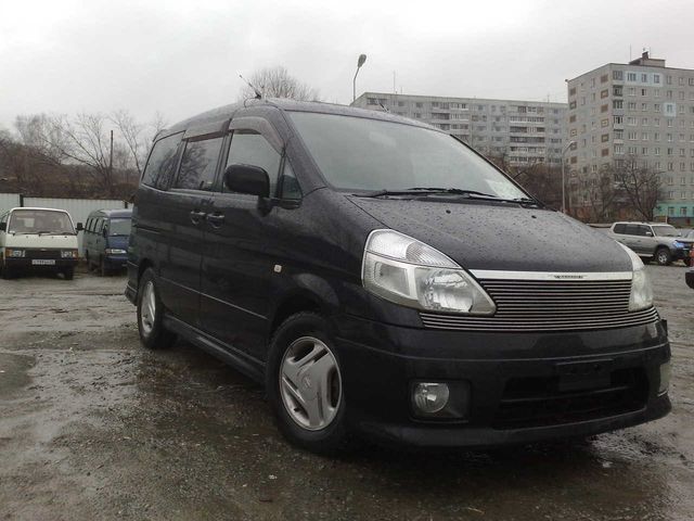 2000 Nissan Serena