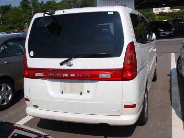 2000 Nissan Serena